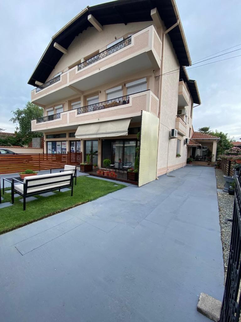 Migato Apartments غيفيغليا المظهر الخارجي الصورة